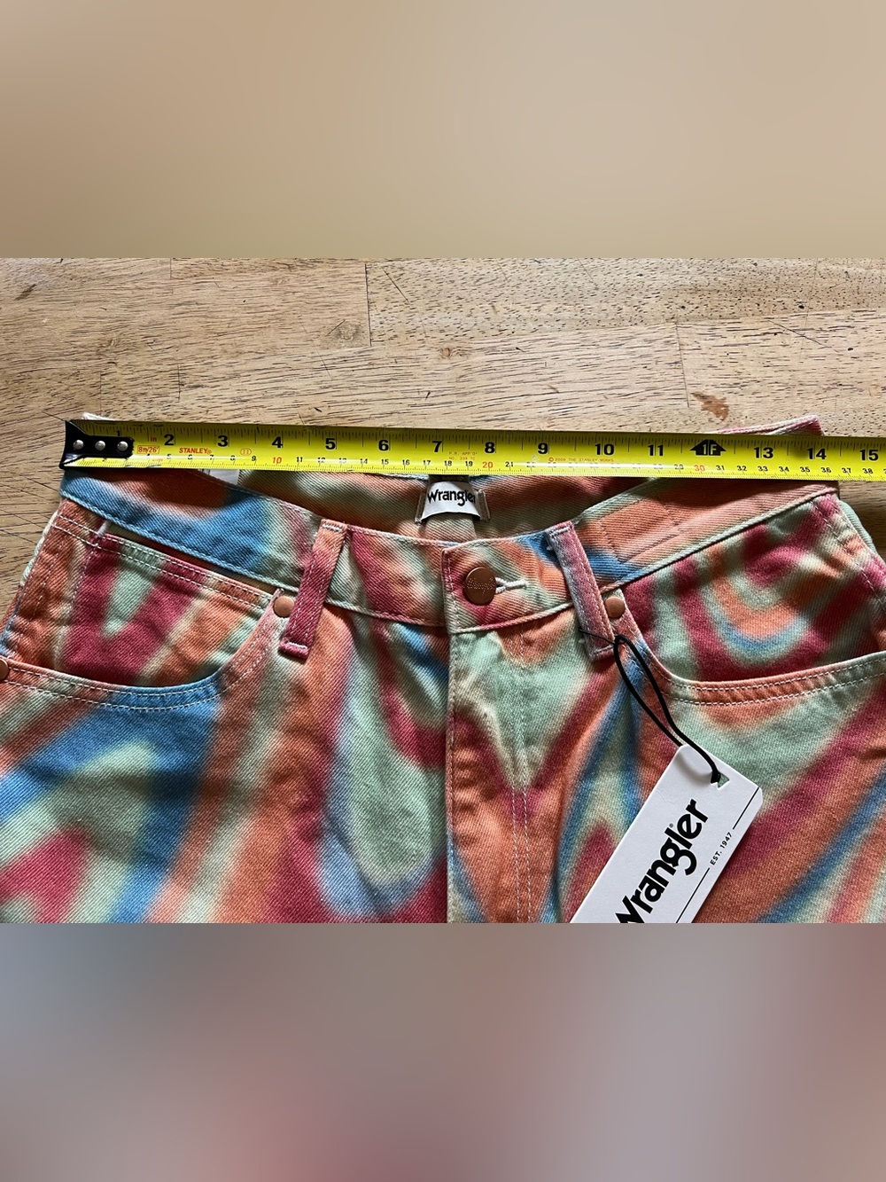 Wrangler Waves WILD WEST 603
HIGH RISE STRAIGHT W30 L28 - Picture 4 of 15
